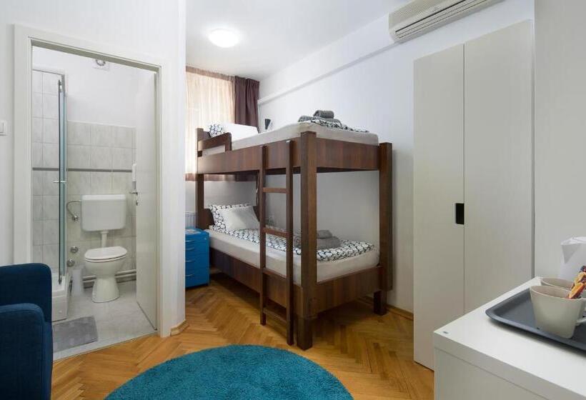 اتاق لوکس, Hostel Bureau
