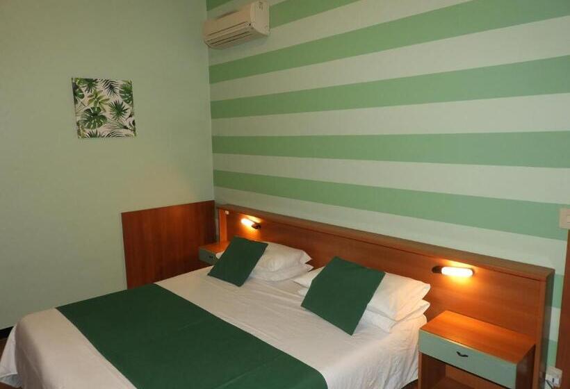 Номер Стандарт с Балконом, Albergo Glory