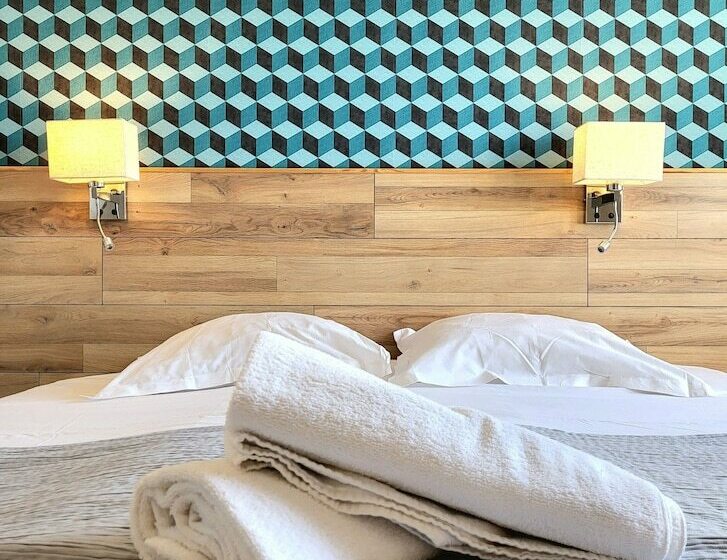 Номер Стандарт Трехместный, Cit Hôtel La Résidence