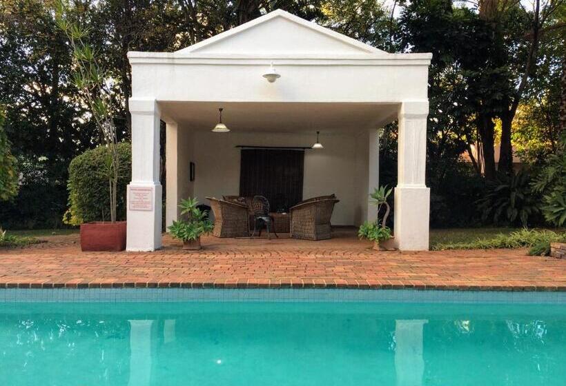 Номер Deluxe Вид на Бассейн, Polokwane Place
