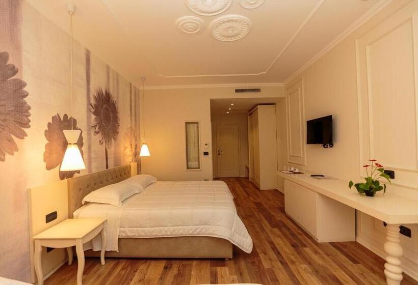 舒适三人间, Regina City Hotel & Spa