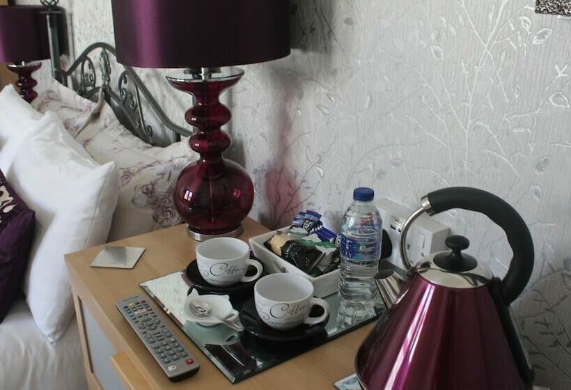 Camera Quadrupla Deluxe, The Heidi Bed & Breakfast