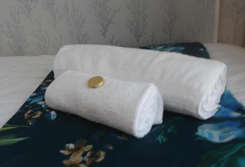 اتاق استاندارد یک تخته با سرویس بهداشتی مشترک, The Heidi Bed & Breakfast
