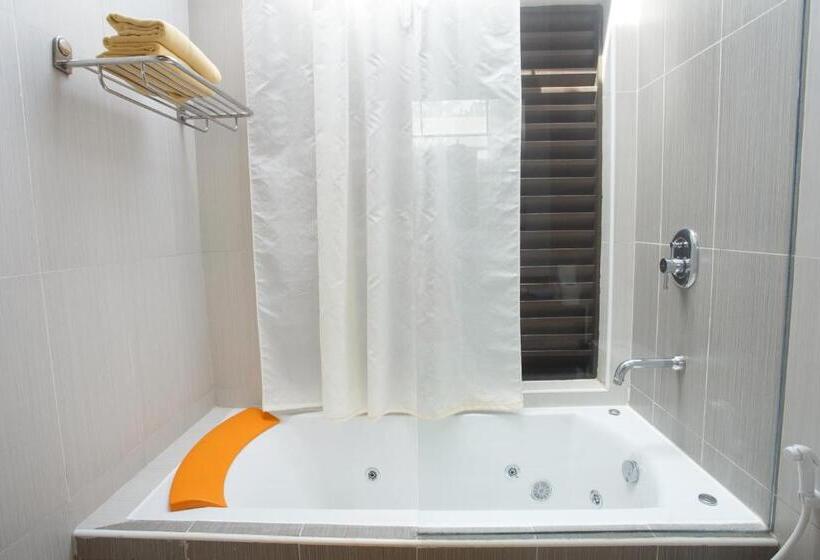 ویلای 1 خوابه, Embudu Village Resort
