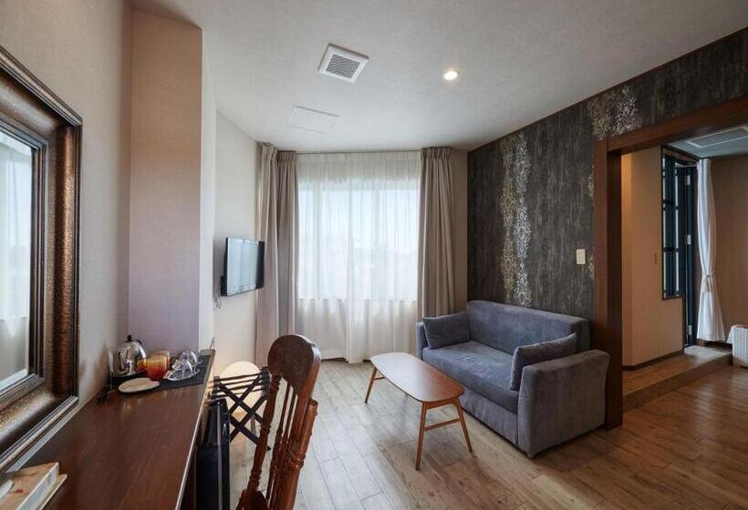 اتاق لوکس با چشم‌انداز دریا, La Casa Panacea Okinawa Resort