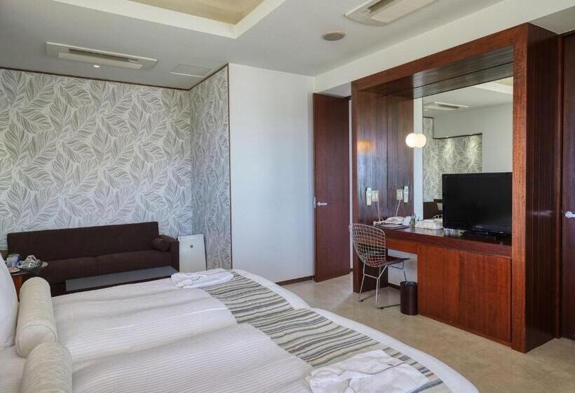 اتاق لوکس با چشم‌انداز دریا, La Casa Panacea Okinawa Resort