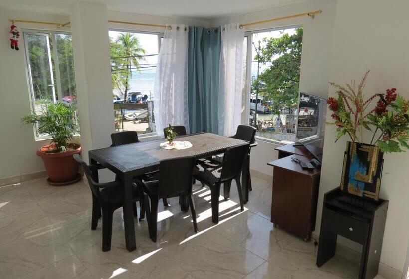 דירת שני חדרים עם מרפת, Zojo Marina Bay