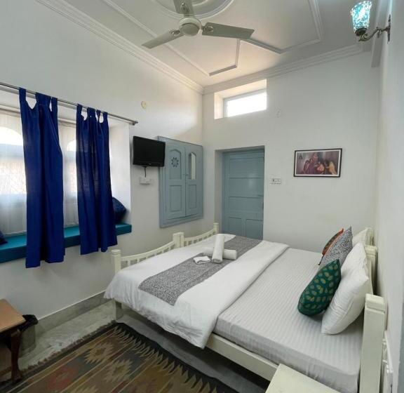 标准房带园景, Jaisalmer Hostel Crowd