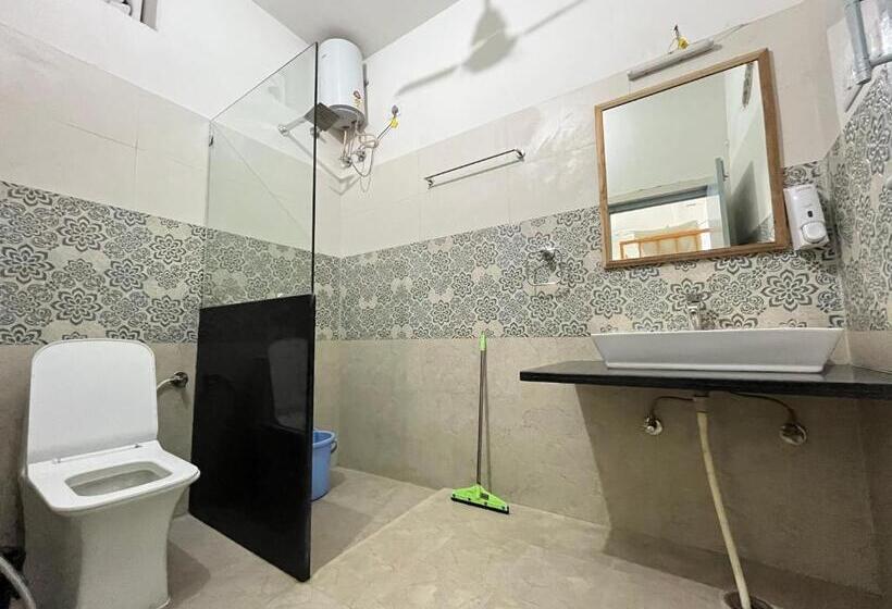 共用房间的床, Jaisalmer Hostel Crowd