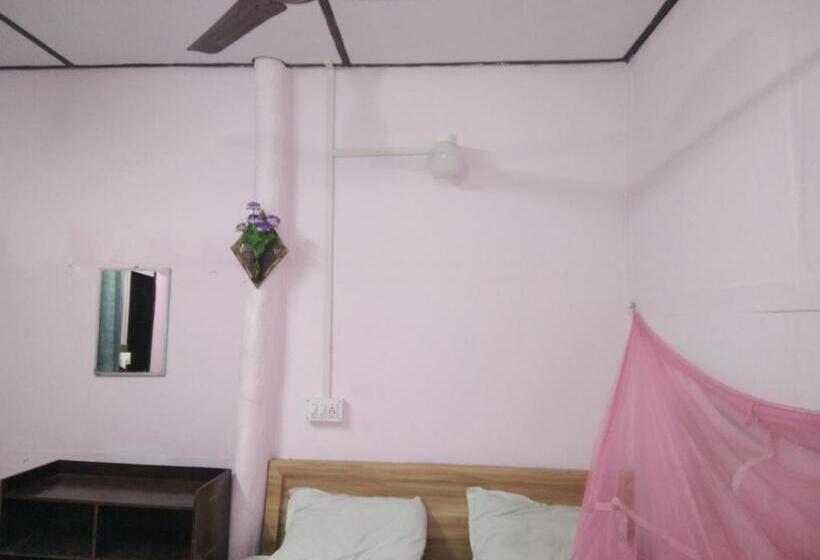 标准间, Green Valley Resort