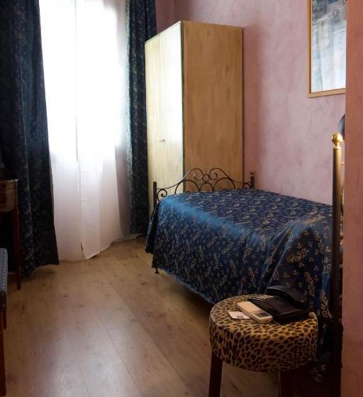 اتاق راحتی سه تخته, Locanda Le Monache