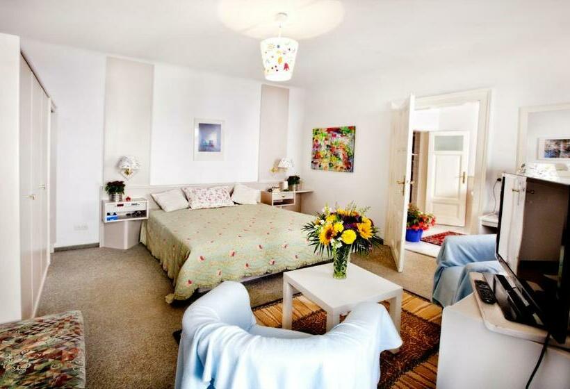 آپارتمان 1 خوابه, Pension Margit