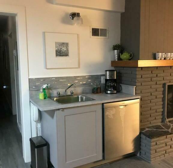 اتاق استاندارد, At Wits End B&b