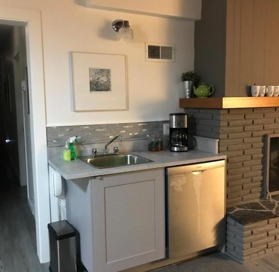 3 Bedroom Suite, At Wits End B&b