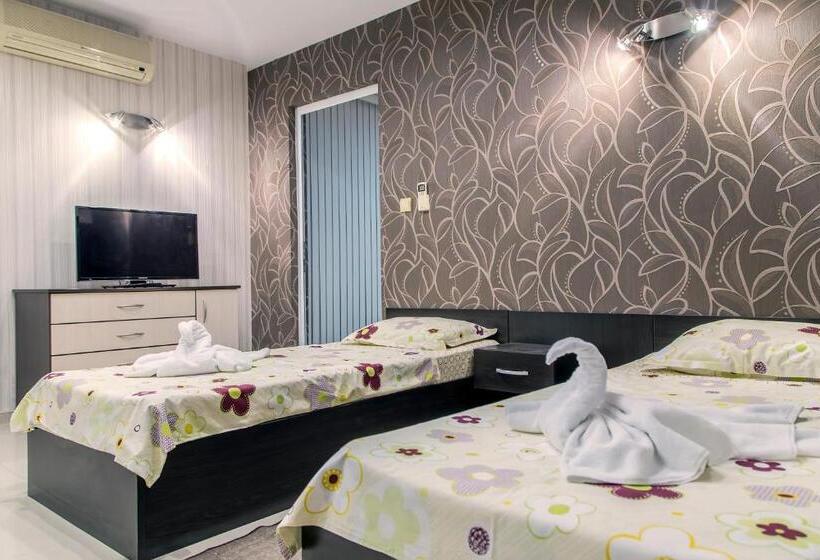 استودیوی استاندارد با چشم‌انداز دریا, Family Hotel Adena