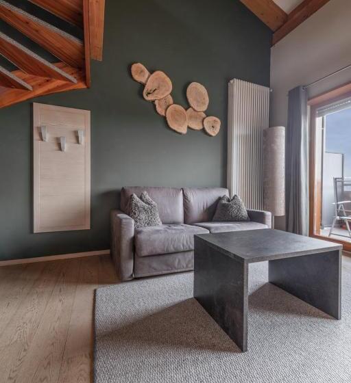 Полулюкс Повышенной Комфортности, Josef Mountain Resort