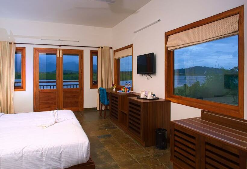 디럭스 룸 호수 전망, Vistara Resort