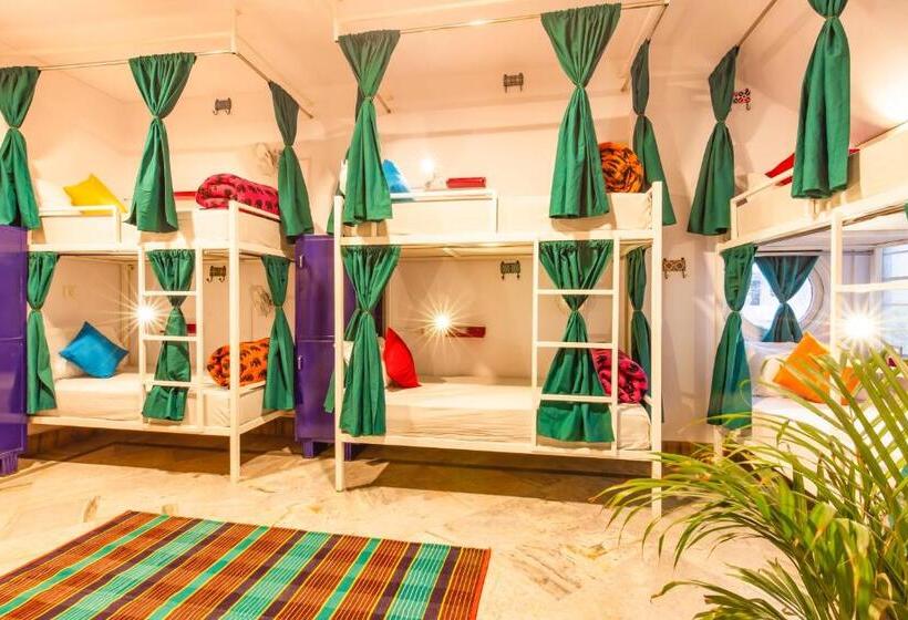 共用房间的床, Gostops Jaipur