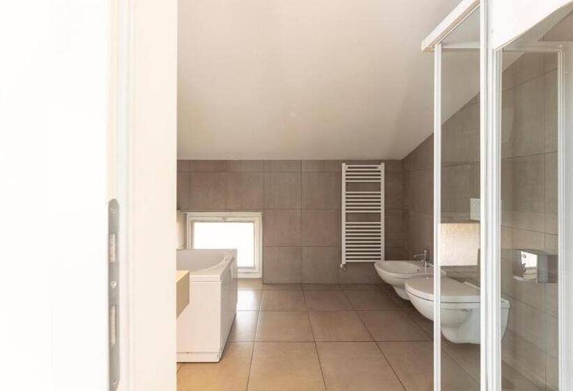 اتاق استاندارد با بالکن, Heart Of Trento Loft & Rooms