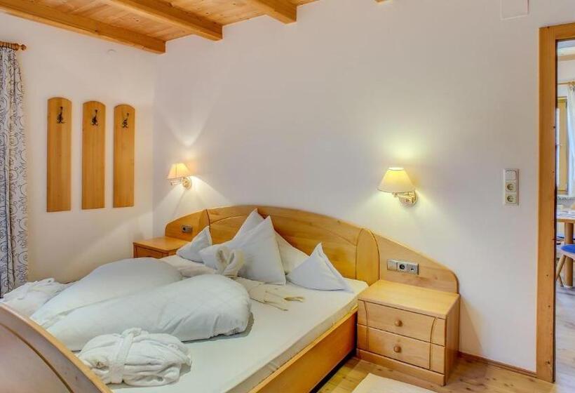 Апартаменты Comfort 2 Спальни, Niedermair