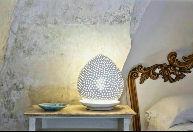 غرفة قياسية ثلاثية مزودة بشرفة, Domus Dejana