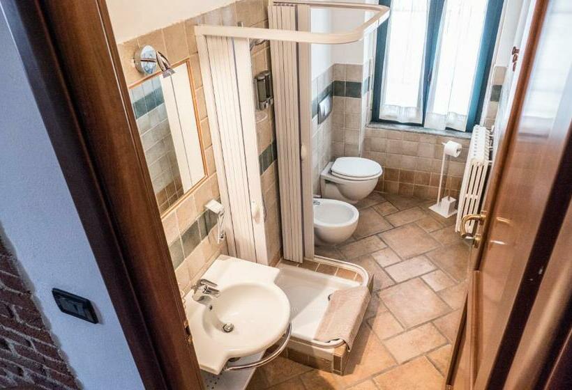 Семейный Номер, B&b I Tre Gadan