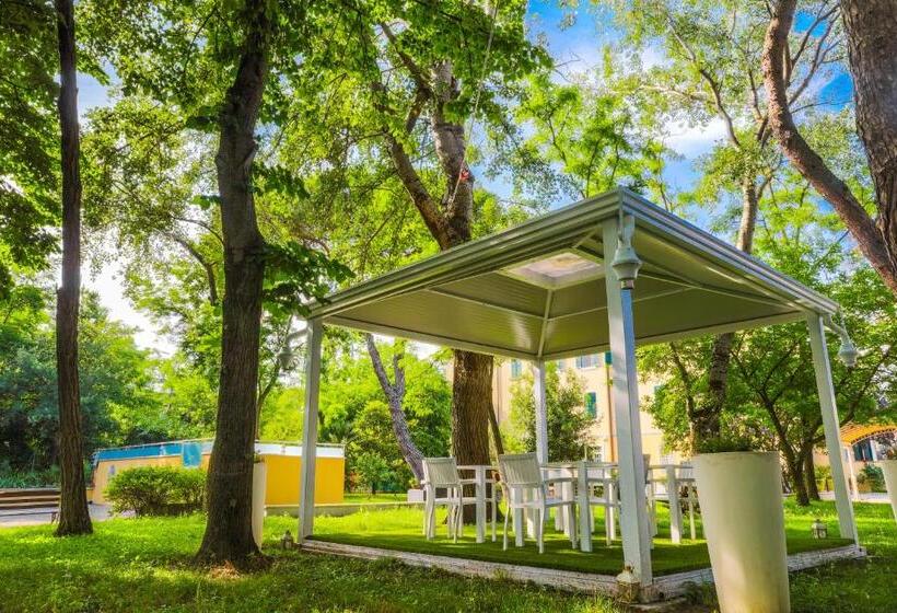 Номер Стандарт Вид на Сад, Villa Bellini Room&breakfast