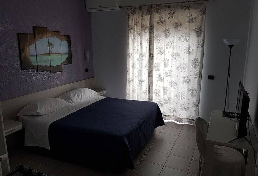 اتاق استاندارد چهار تخته با چشم‌انداز دریا, Piccolo Paradiso