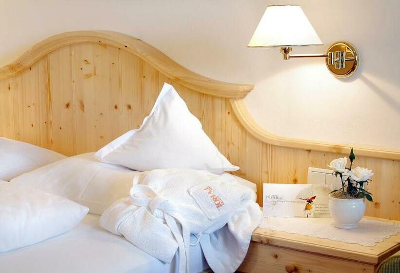 غرفة قياسية مزوَّدة بشُرفة, Tyrol