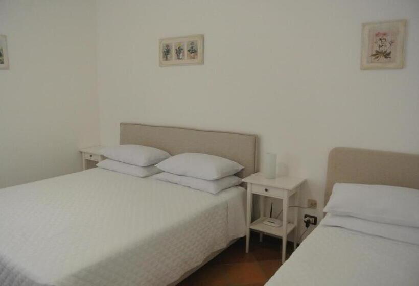 اتاق لوکس سه تخته, Villa Carlotta Resort