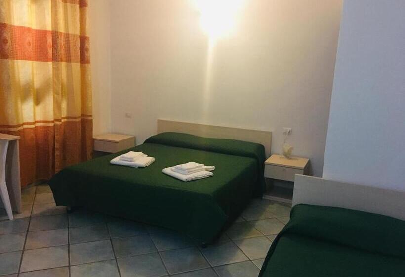 Номер Стандарт Трехместный, Albergo Villamarina