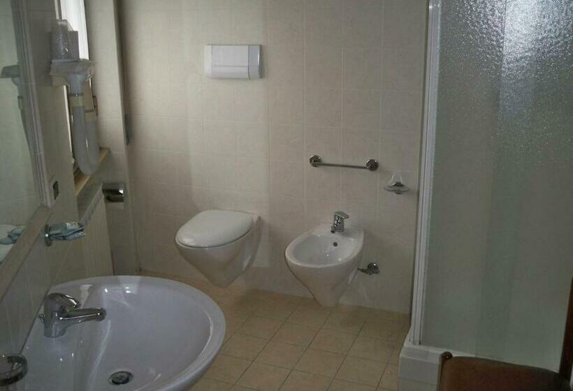 اتاق استاندارد یک نفره, Albergo Corradetti