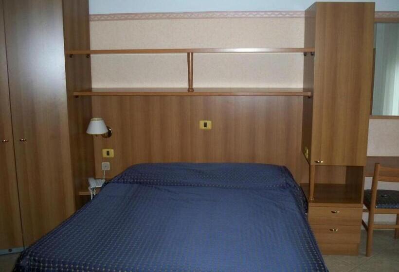 اتاق استاندارد چهار تخته, Albergo Corradetti