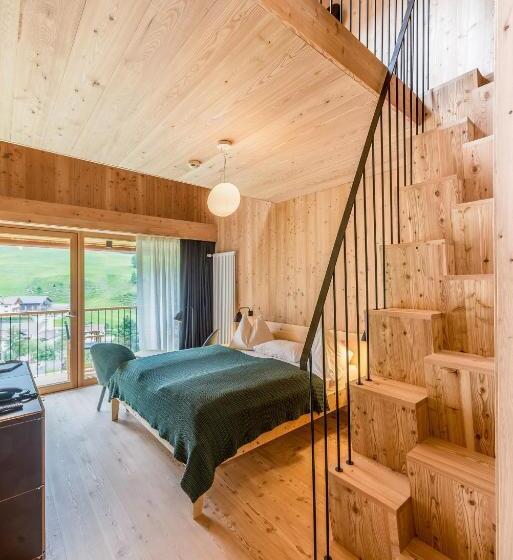 سوییت جونیور با بالکن, Tyrol