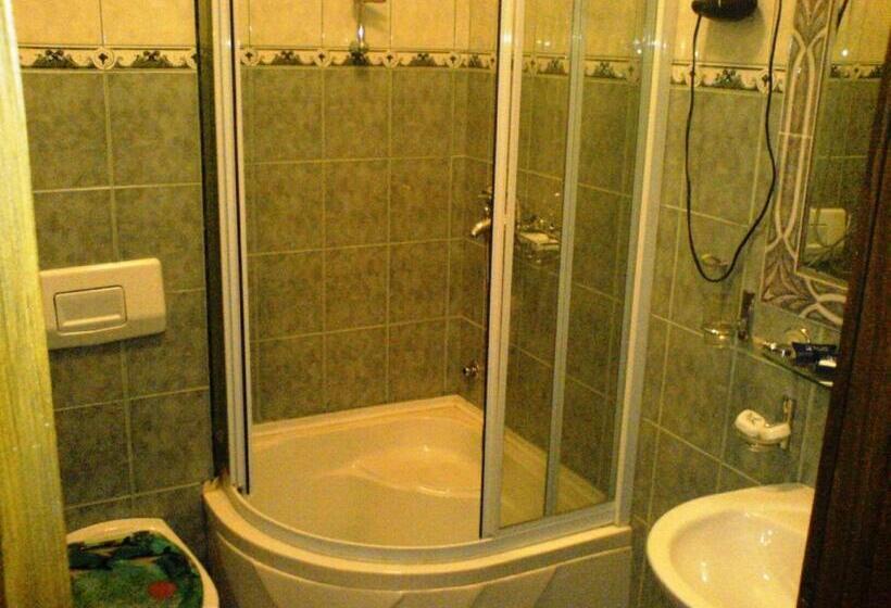 Chambre Triple Standard, Bm