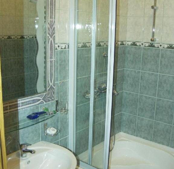 Chambre Quadruple Standard, Bm