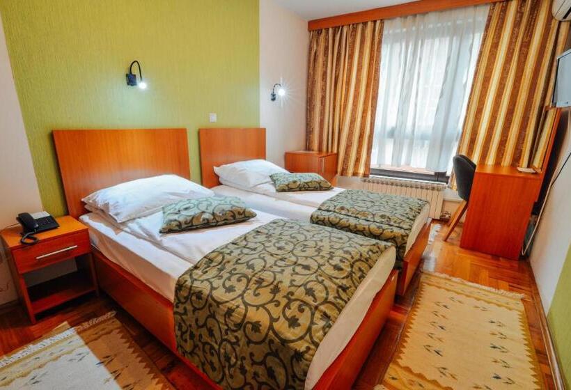 Standard Room, Mod