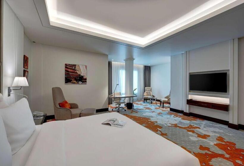 주니어 스위트, Radisson Blu Hotel, Ajman