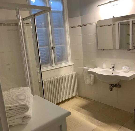 Pokój Czteroosobowy Standard, Villa Toscanini