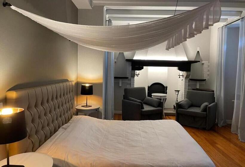 Superior room with lake view, Villa Toscanini