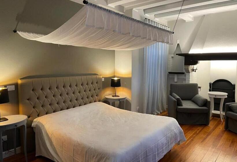 Superior room with lake view, Villa Toscanini