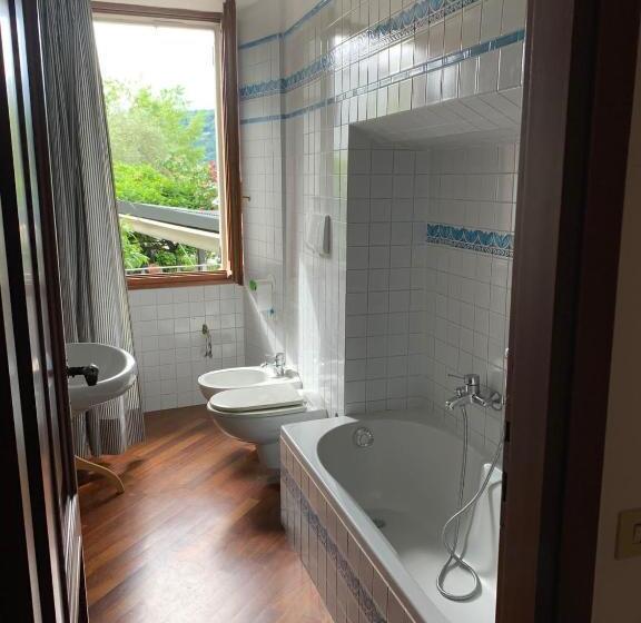 1 Bedroom Apartment Lake View, Villa Toscanini