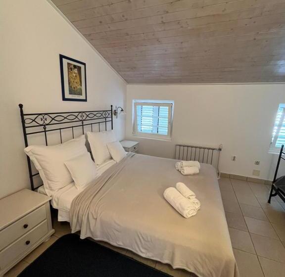 اتاق استاندارد سه نفره, B&b Baron Gautsch