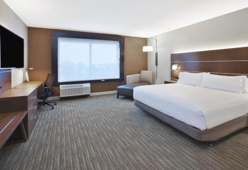 장애인을 위한 킹사이즈 침대 스탠다드 룸, Holiday Inn Express & Suites Okemos   University Area, An Ihg