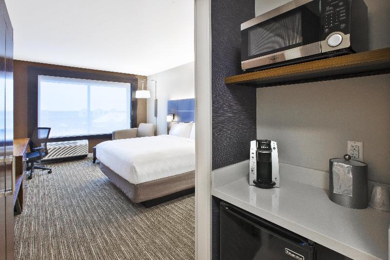 스탠다드 룸, Holiday Inn Express & Suites Okemos   University Area, An Ihg