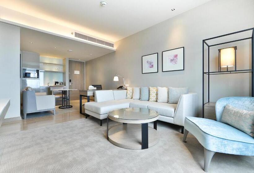 스위트 킹사이즈 침대, Holiday Inn & Suites Rayong City Centre, An Ihg