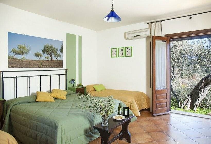 اتاق استاندارد چهار تخته, Azienda Agrituristica Bergi