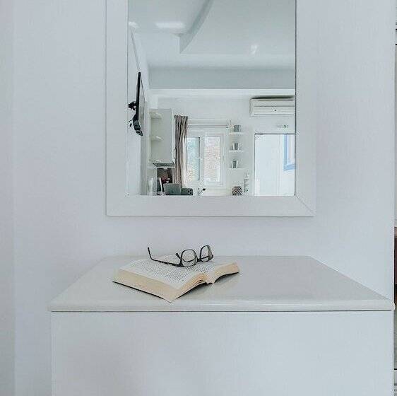 Deluxe Studio, Vithos Apart