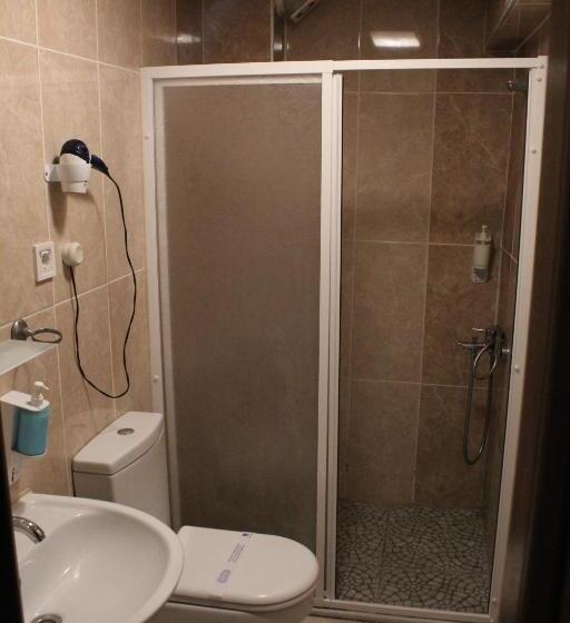 اتاق استاندارد یک نفره, Grand Ece