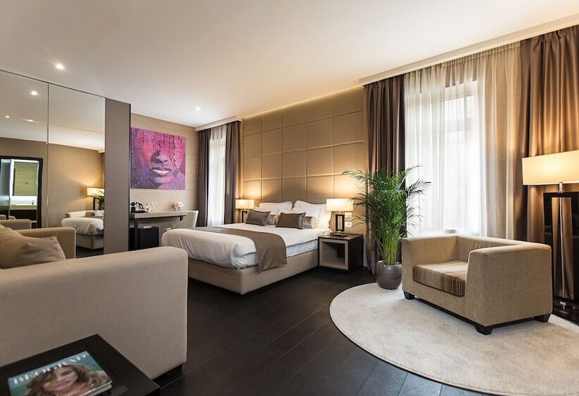 سوییت اجرایی, Dominic Smart & Luxury Suites  Republic Square